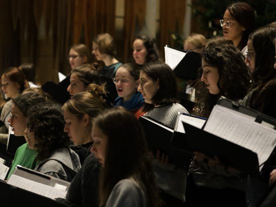 Karlsruher Singschule Cantus Juvenum bei einer Probe für das Konzert zum 15-jährigen Bestehen im Dezember 2021