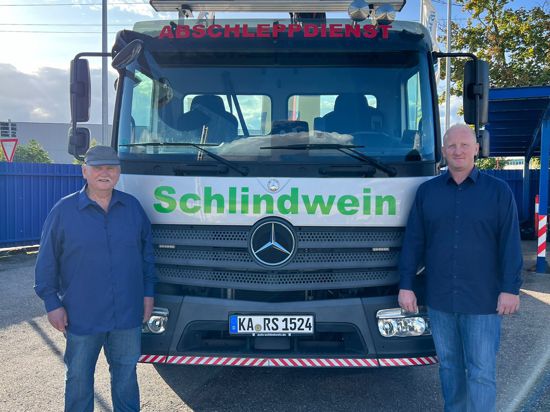 Rolf Schlindwein und sein Sohn Stefan bedanken sich anlässlich des Jubiläums bei Kundschaft, Mitarbeitern und Vertragspartnern für ihre Treue.