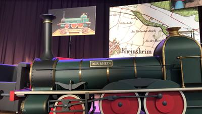 Versunkene Lok
Lok Rhein Dampflok 
bei SWR-/BNN-Veranstaltung in der Jugendstilfesthalle in Philippsburg-Rheinsheim, September 2018
