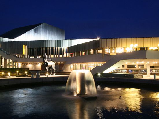 Staatstheater mit Musengaul
