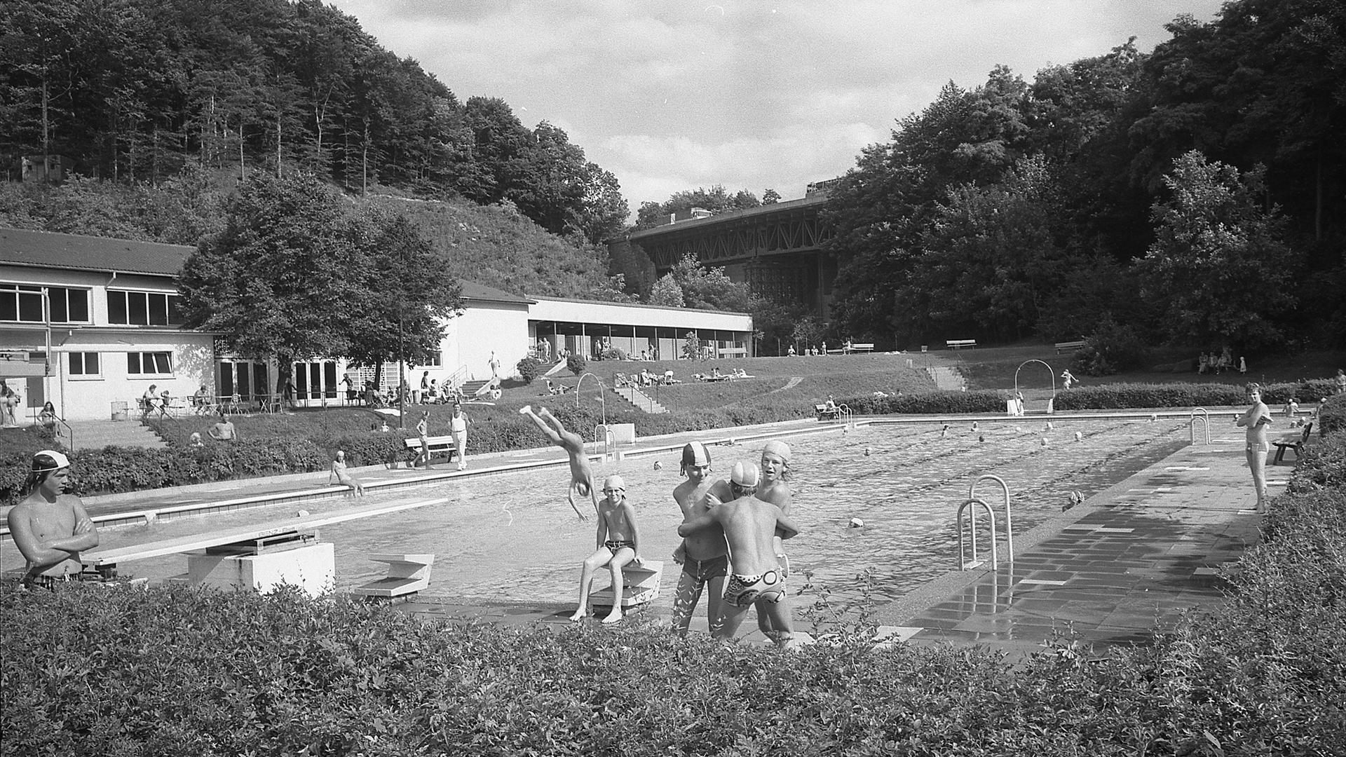 Das Freibad Wolfartsweier in den 1970er Jahren