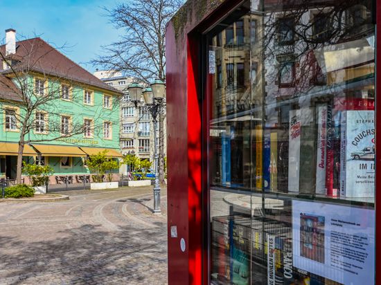 Der Lidellplatz ist für viele Karlsruher einer der schönsten Plätze der Stadt. Der kleine dreieckige Platz in der Innenstadt mit familiärem Flair ist ein echtes Kleinod abseits des Trubels.