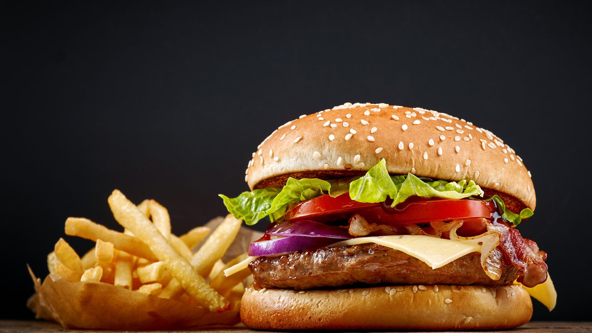 Unter der Auswahl an Speisen finden sich auch leckere Burger.