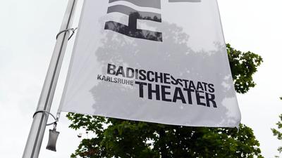 Nicht nur in Karlsruhe hat der Führungsstil von Theaterleitern Konflikte ausgelöst. Bundesweit wird über eine Reform der überholten hierarchischen Strukturen diskutiert.