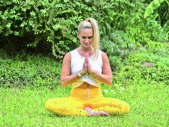 Alessa Nagy ist Inhaberin von „Yoga by Alessa” und ist durch Yoga selbstbewusster und ausgeglichener