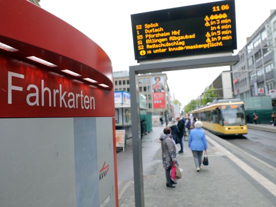 Wird mal wieder teurer: Der Karlsruher Verkehrsverbund will im Sommer seine Tarife um bis zu fast vier Prozent erhöhen. Eine Anhebung, die deutlich über der aktuellen Inflationsrate liegt.