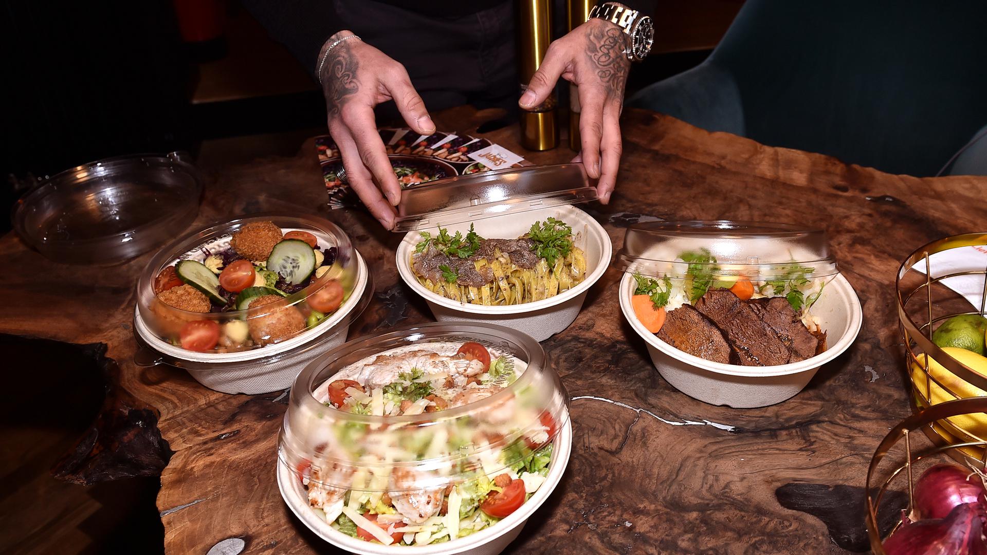 Von der veganen Bowl bis zum Rinderbraten: Jackies Delivery bietet neun verschiedene Hauptgerichte sowie Salate an. 
