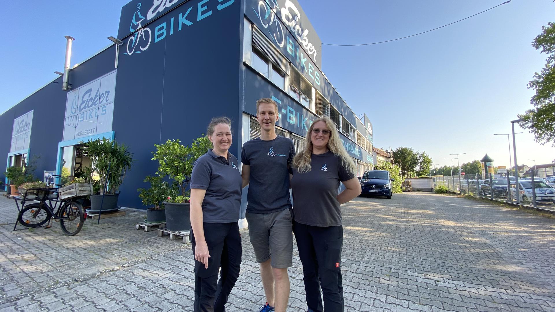 Veronika Eicker, Tobias  Eicker, Diana Eicker (von links) sind die geschäftsführenden Gesellschafter der Zweirad Eicker GmbH.