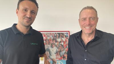 Geschäftsmodell Cannabis: Firmengründer Gabriel Ristea (links) hat dafür Ex-Fußballprofi Martin Wagner und das holländische Unternehmen Greenhouse ins Boot geholt.