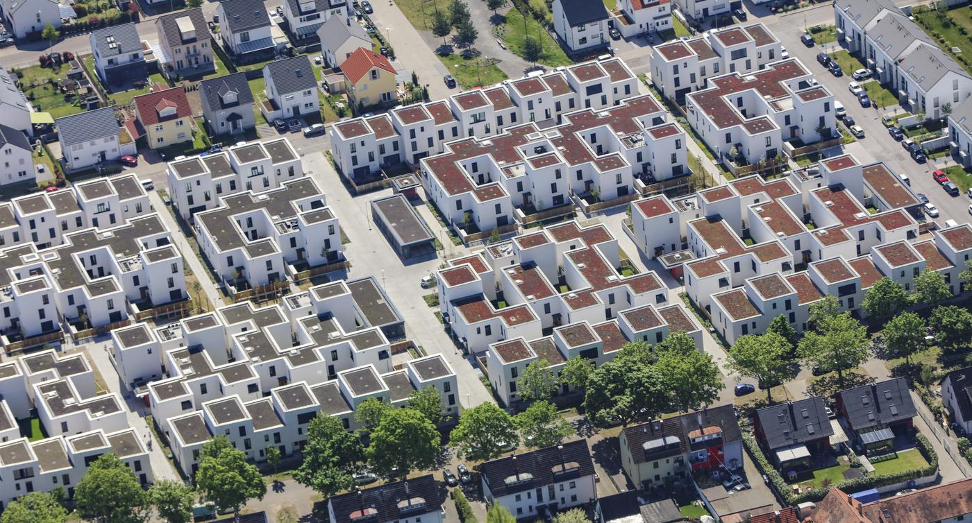 Ein Fotoflug über Knielingen vom 21. April 2019 zeigt eines der Projekte, mit denen die Volkswohnung für neuen Wohnraum gesorgt hat.