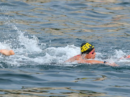 Leo Leverkus bei der Freiwasser-EM der Junioren vor Korfu. 