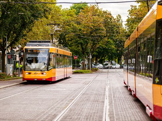 Das gut ausgebaute und moderne Straßenbahnnetz ist nur einer der zahlreichen Pluspunkte, welche die Stadt Karlsruhe für das Thema Mobilität prädestiniert.