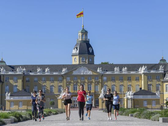 Jogger vor Karlsruher Schloss