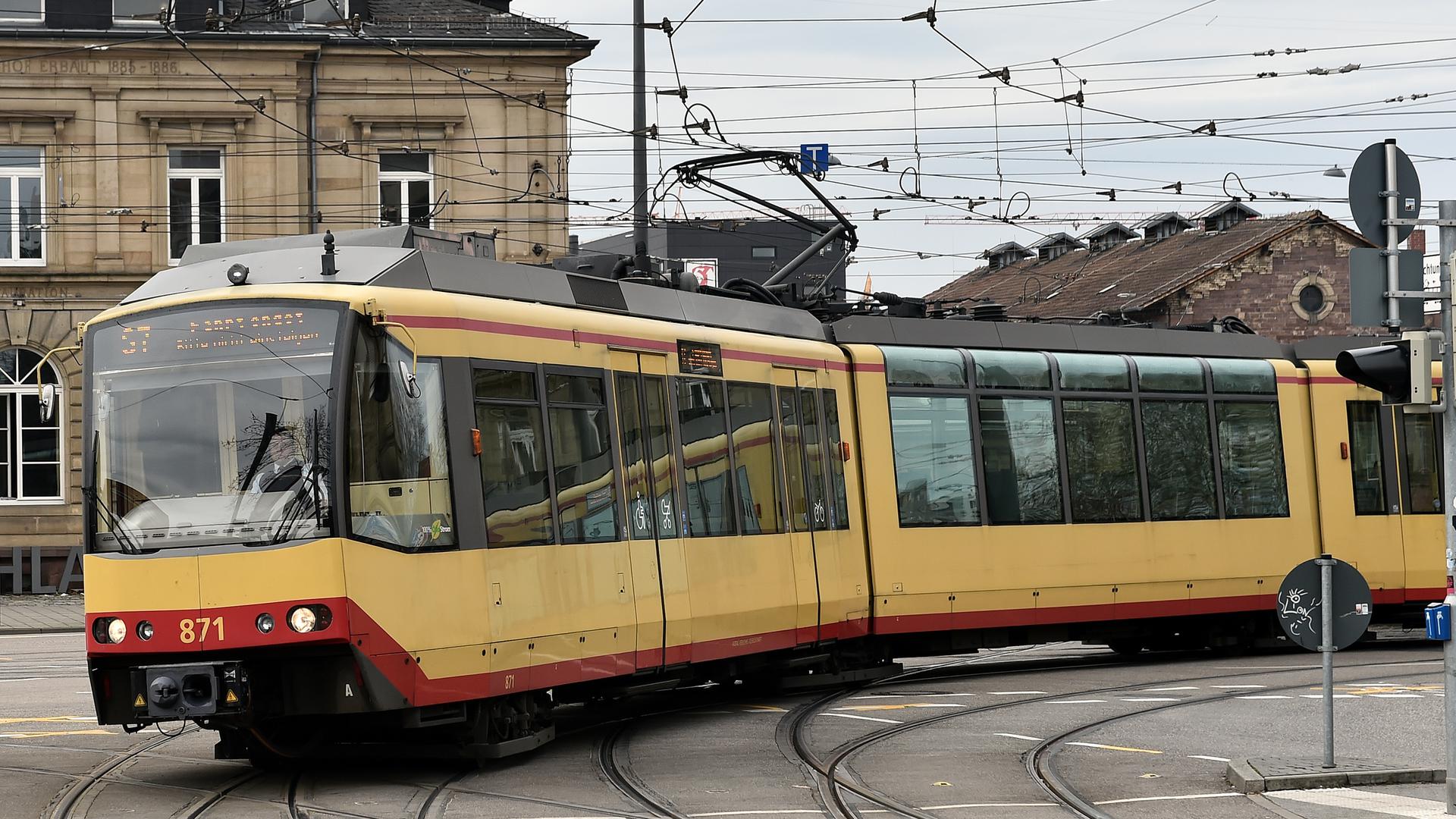 Viele Straßenbahnverbindungen fielen am Dienstagmorgen in Karlsruhe aus. 