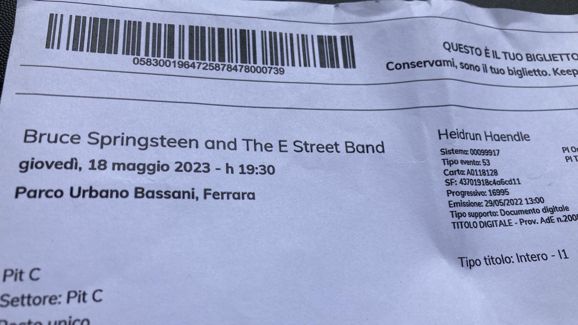 Eine Eintrittskarte für das Springsteen-Konzert am 18. Mai 2023 in Ferrara