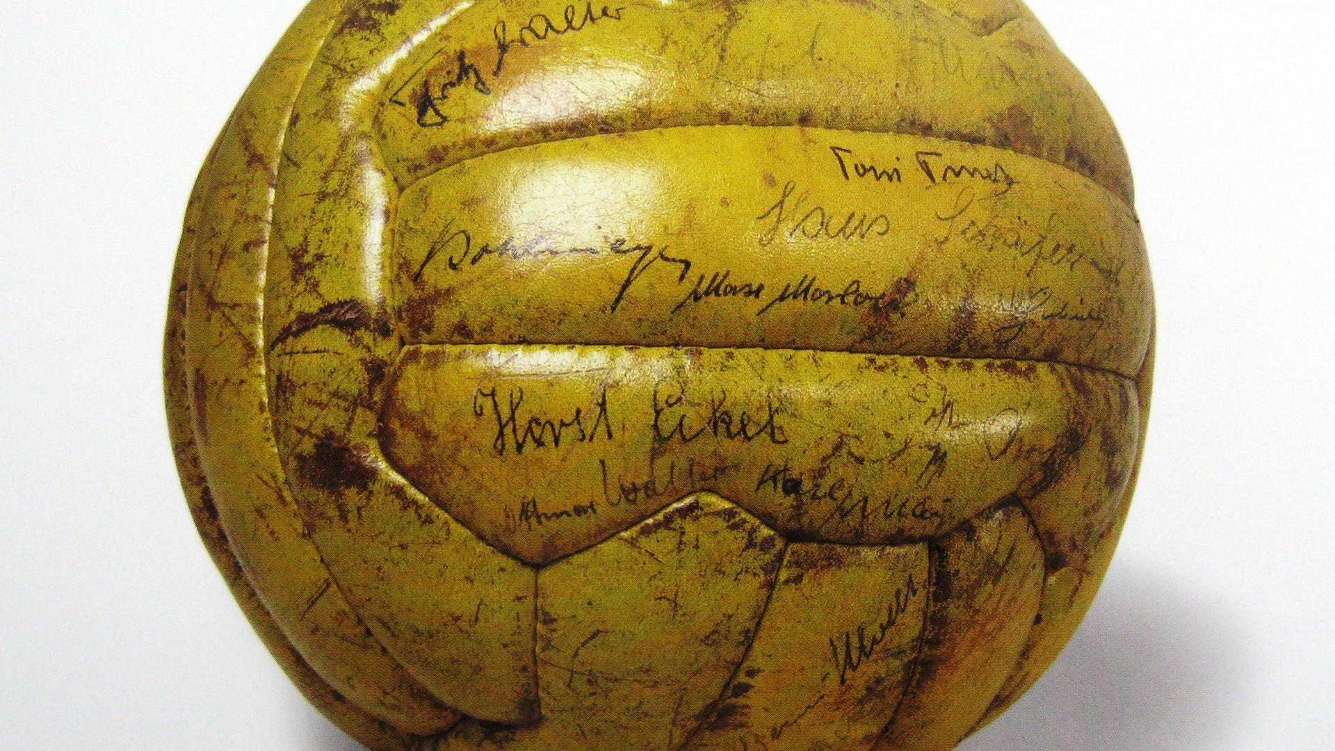 Der Fußball vom WM-Finale 1954.