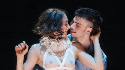 Swana Rode und Andrej Aganowski in  „Gabriel“ am Staatstheater Karlsruhe, Premiere: 14.04.2022