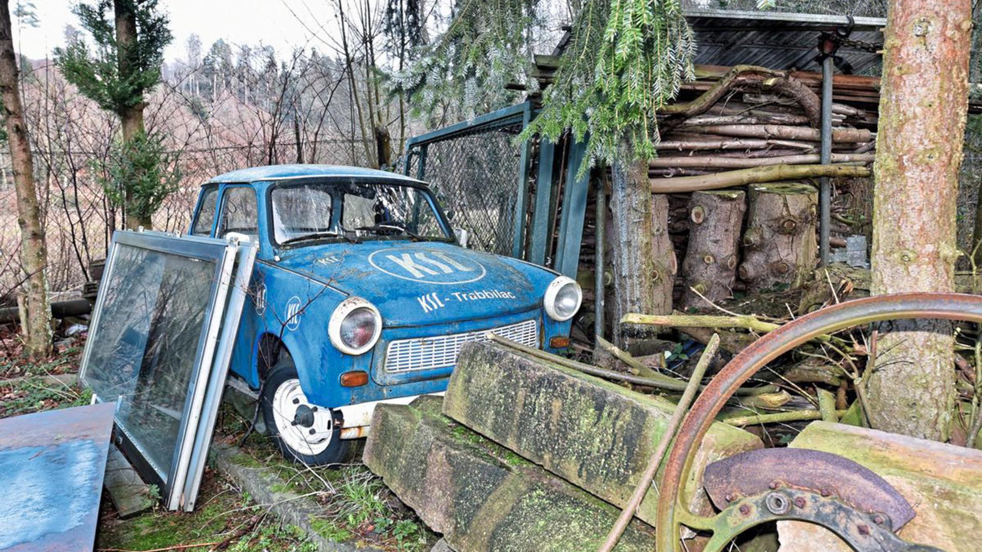 Ist er nicht schön? Dieser alte KSC-Trabi steht beim Fahrzeugmuseum Marxzell.