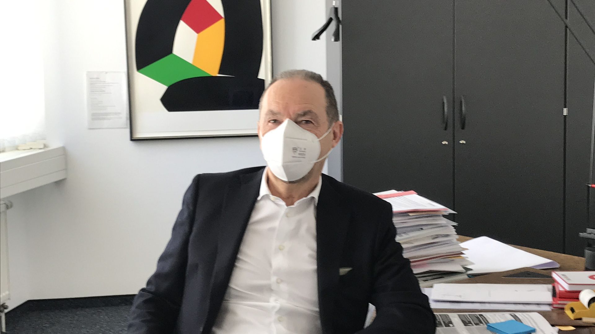 Ausgabe nur gegen Ausweis: Hunderttausende Schutzmasken in Baden
