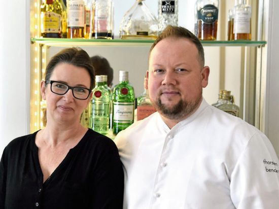 Thorsten Bender ist Karlsruhes einziger Sternekoch. Zusammen mit seiner Frau Susanne Schwall verbringt er entspannte Weihnachtstage. Das Restaurant "Sein" bleibt an den Feiertagen geschlossen.