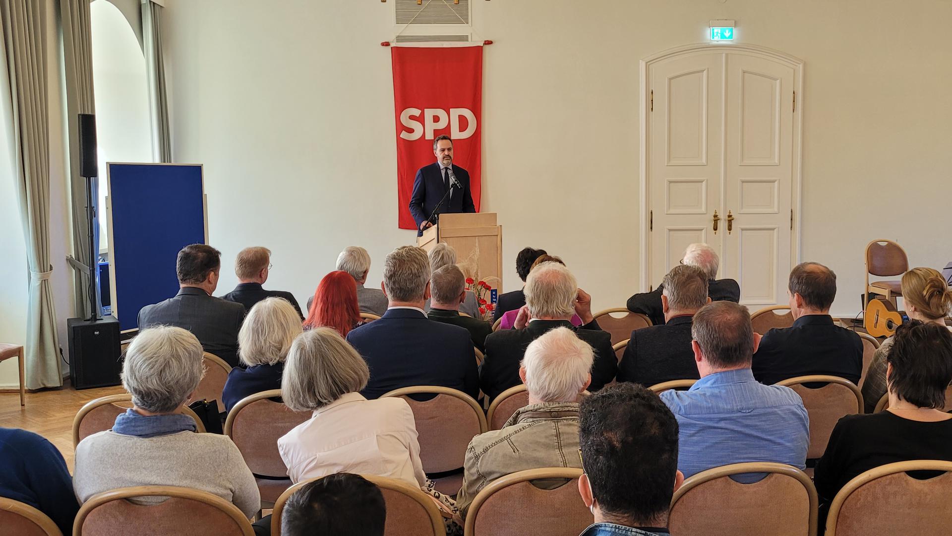 Heimspiel: Der EU-Abgeordnete René Repasi sprach am Samstag beim Jahresempfang der SPD Ettlingen im Schloss