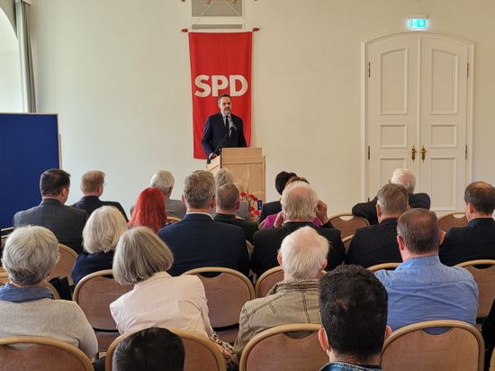 Der EU-Abgeordnete René Repasi sprach am Samstag beim Jahresempfang der SPD Ettlingen im Schloss.