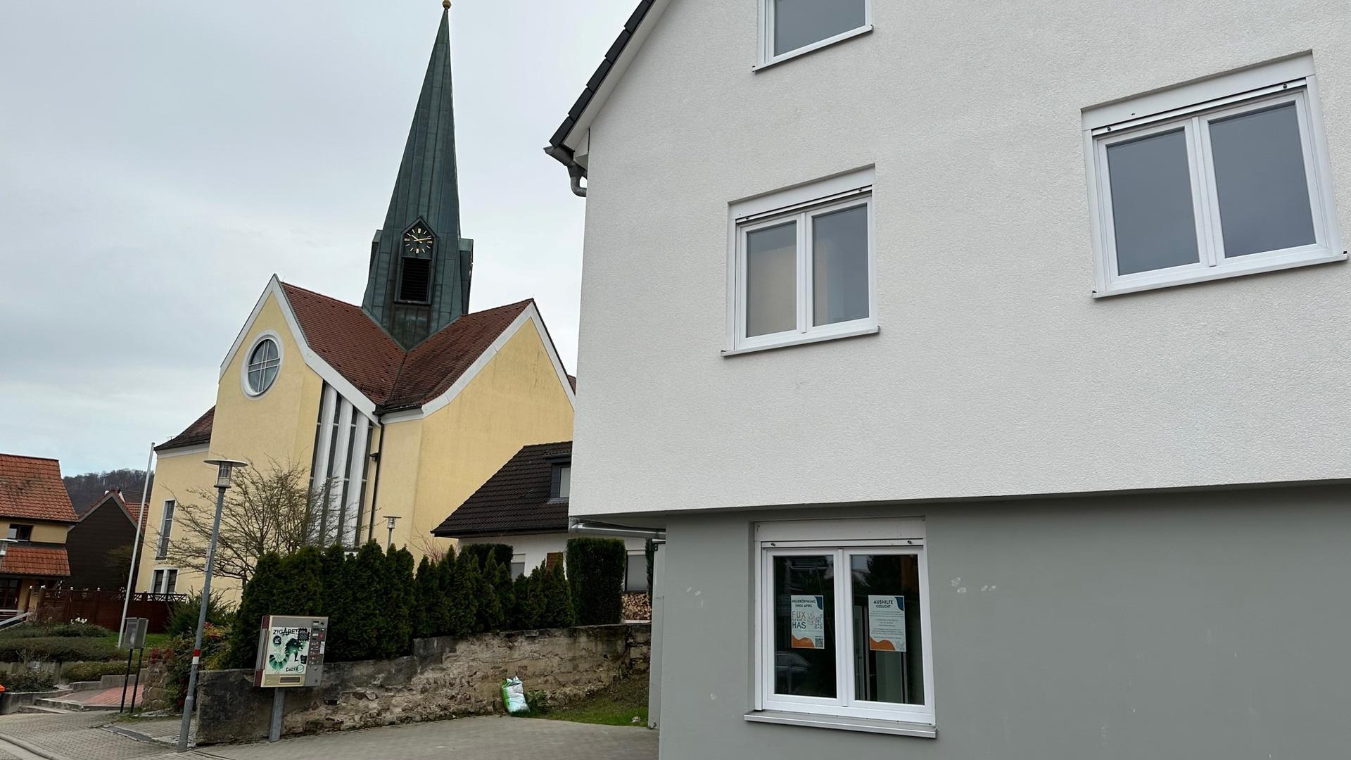 Gebäude neben Kirche in Oberweier 