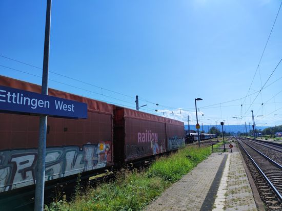 Ein Unfall kostete einen 13-Jährigen beim Spielen beim Bahnhof Ettlingen West das Leben. 