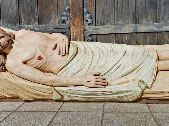 Lag einst im Ettlinger „Heiligen Grab“: Die Figur eines hölzernen Jesus wurde jedes Jahr an Karfreitag aus dem Keller der Herz-Jesu Kirche geholt.