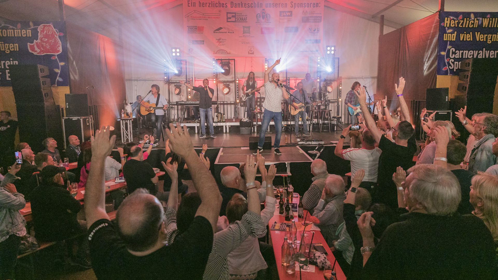 Rund 800 Besucher erlebten am Samstagabend das Live-Konzert der Bläck Föös, im Rahmen des Vereinsjubiläums der Spessarter Eber.