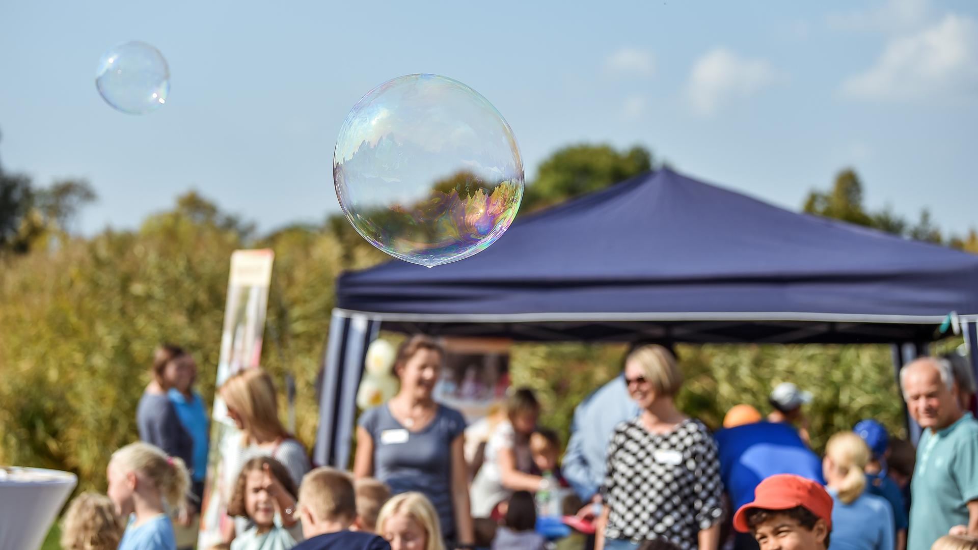 Viel Stimmung: das Kinderfest im Horbachpark ist jedes Jahr ein großes Event – nicht nur für die kleinen Besucher. 