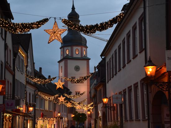 Weihnachtsbeleuchtung in der Kronenstraße Ettlingen