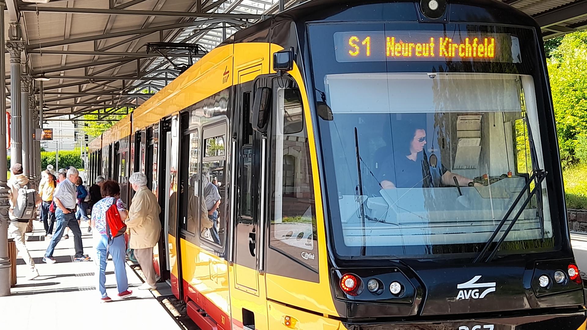 Die Albtalbahnlinie S 1 ist für die Kurstadt Bad Herrenalb eine wichtige Verbindung nach Karlsruhe. Jetzt muss sie sich an der Finanzierung beteiligen