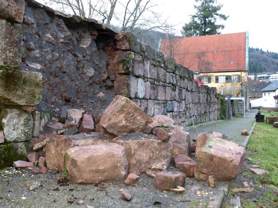 Schaden an Klostermauer  