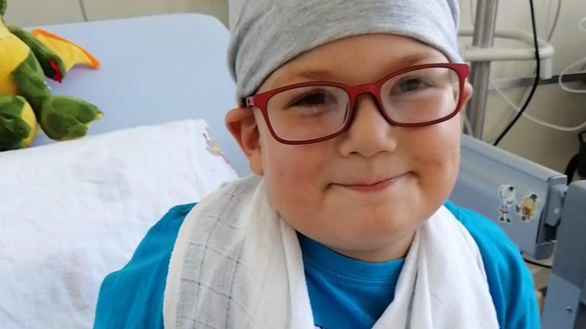 Julian Link (6) aus Malsch-Waldprechtsweier ist mit vier Jahren an Leukämie erkrankt. Eine Stammzelltransplantation war jetzt erfolgreich.