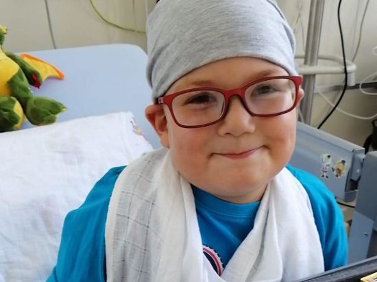 Julian Link (6) aus Malsch-Waldprechtsweier ist mit vier Jahren an Leukämie erkrankt. Eine Stammzelltransplantation war jetzt erfolgreich.