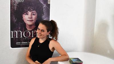 „Momo“-Regisseurin Mirijam Kälberer ist angetan vom Enthusiasmus der jungen Laiendarsteller.