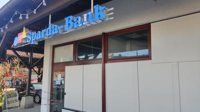 Wird nicht mehr öffnen: Die Selbstbedienungsfiliale der Sparda-Bank im Gewerbegebiet Schießhüttenäcker Karlsbad-Langensteinbach.