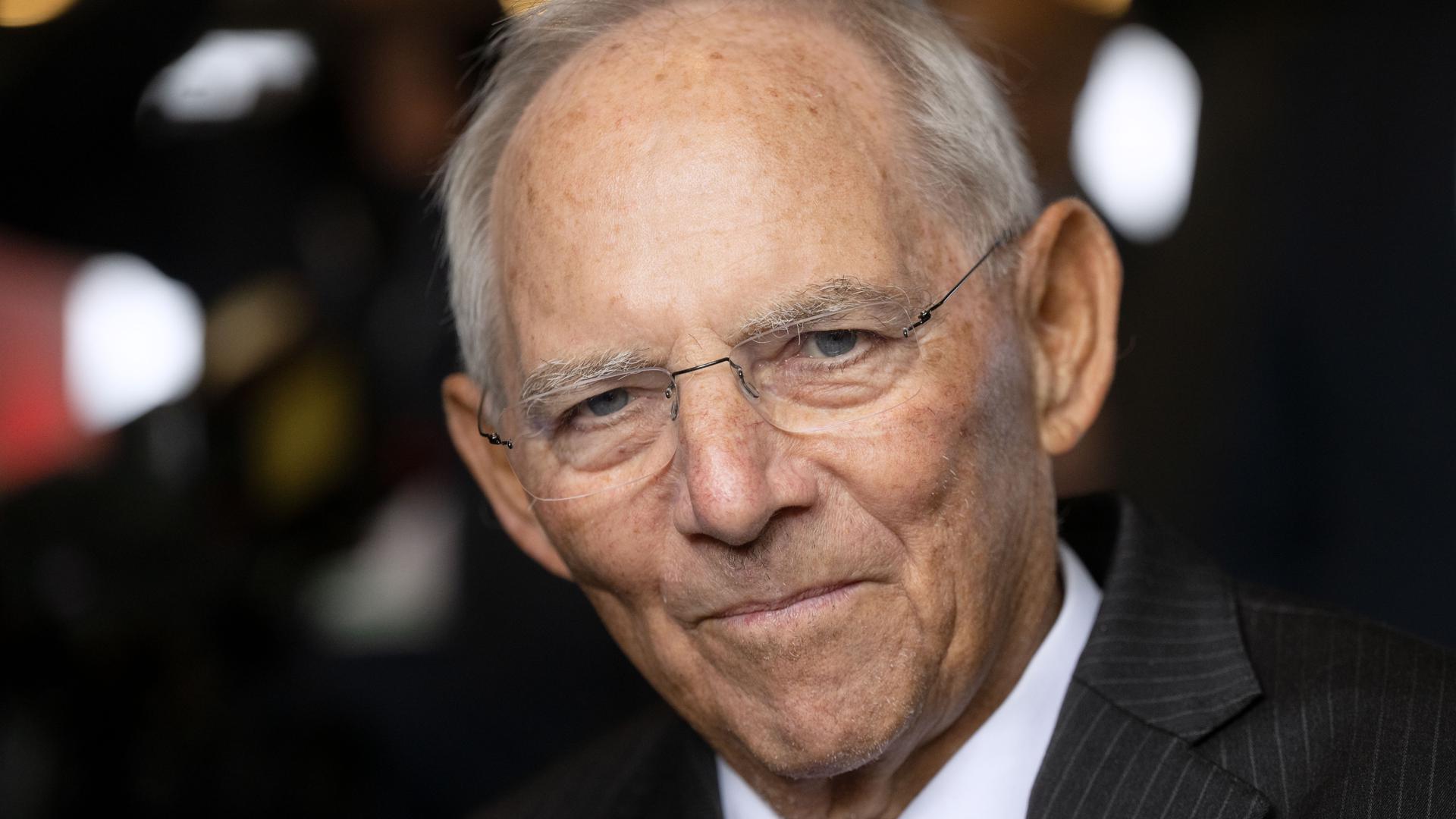 Eine besondere Verbindung hat Wolfgang Schäuble, Bundestagsabgeordneter und Präsident des Deutschen
Bundestags a.D., seit dem Attentat auf ihn im Jahr 1990 zum SRH Klinikum Karlsbad-Langensteinbach.