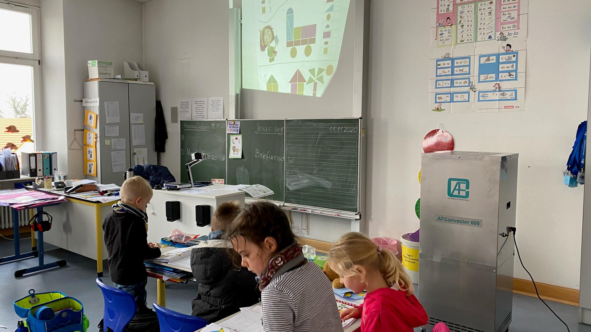 Für saubere Luft: Graue Kästen wie der in dieser Aufnahme aus einem Klassenzimmer der Malscher Hebelschule sollen bald in allen Malscher Schulen stehen.