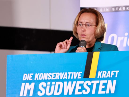 Beatrix von Storch spricht am Freitagabend beim „AfD-Bürgerdialog“ in der Waldsaumhalle in Ettlingen-Oberweier.