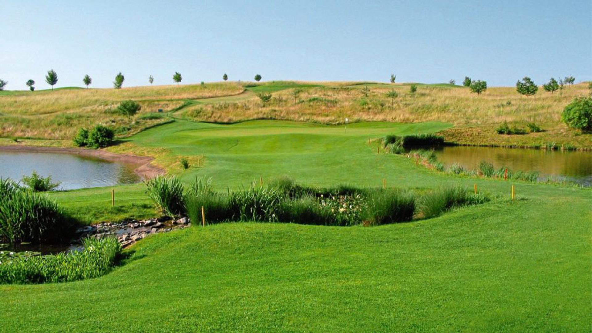 In herrlicher Umgebung kann der Gewinner oder die Gewinnerin unseres 38. Tagesrätsels beim Golfclub Bruchsal den Schläger schwingen.