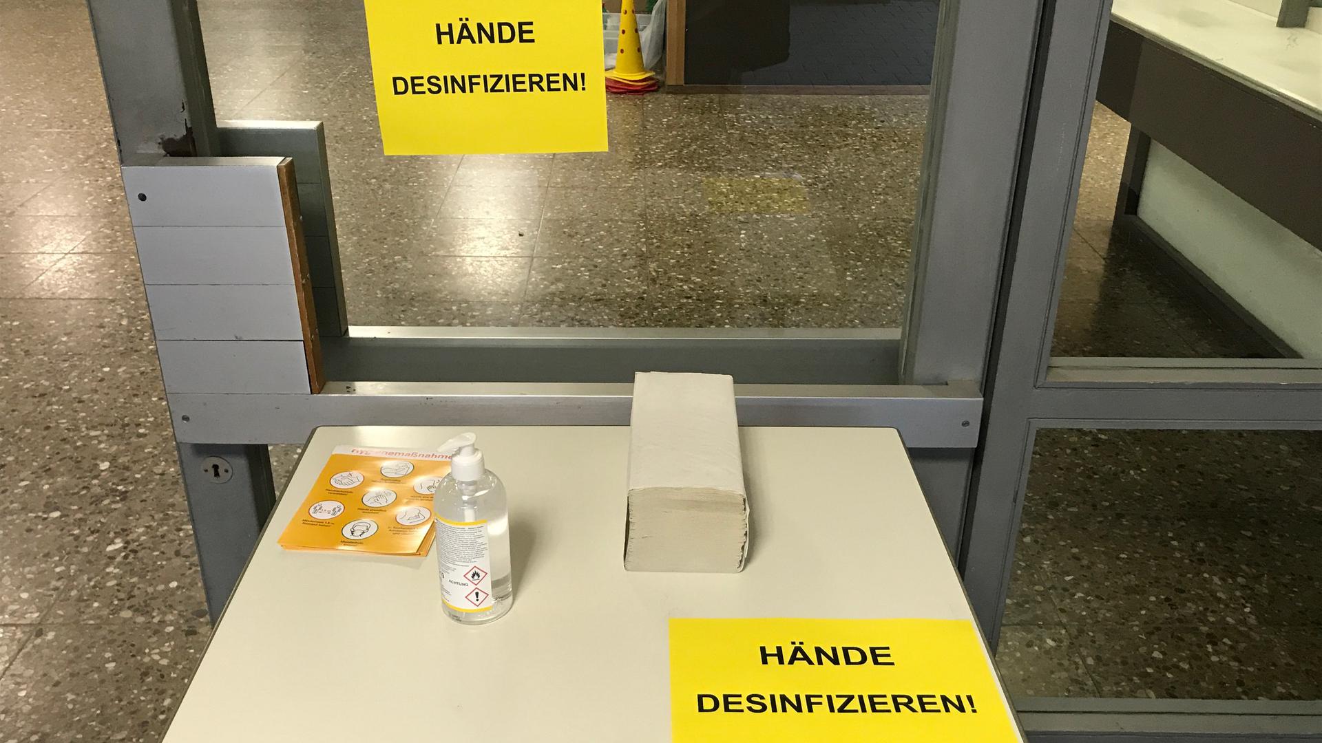 Die Hygienemaßnahmen sind wegen des Coronavirus an allen Schulen verschärft, wie hier in Pforzheim.