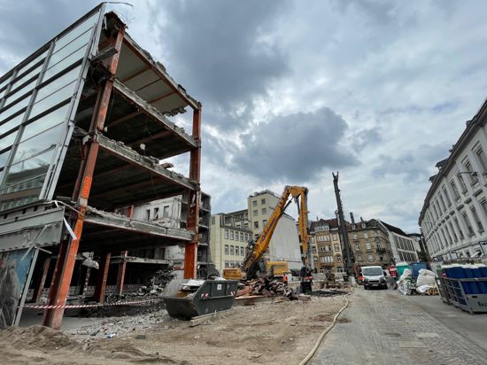 Impressionen vom Abbruch des P&amp;C-Gebäudes in der Karlsruher Innenstadt.