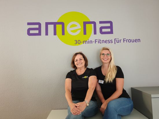 Spezialistinnen für den Kampf gegen die Pfunde der Wechseljahre: Gabi Knebel (links) und Theresa Wensauer von Amena- Fitness für Frauen. 