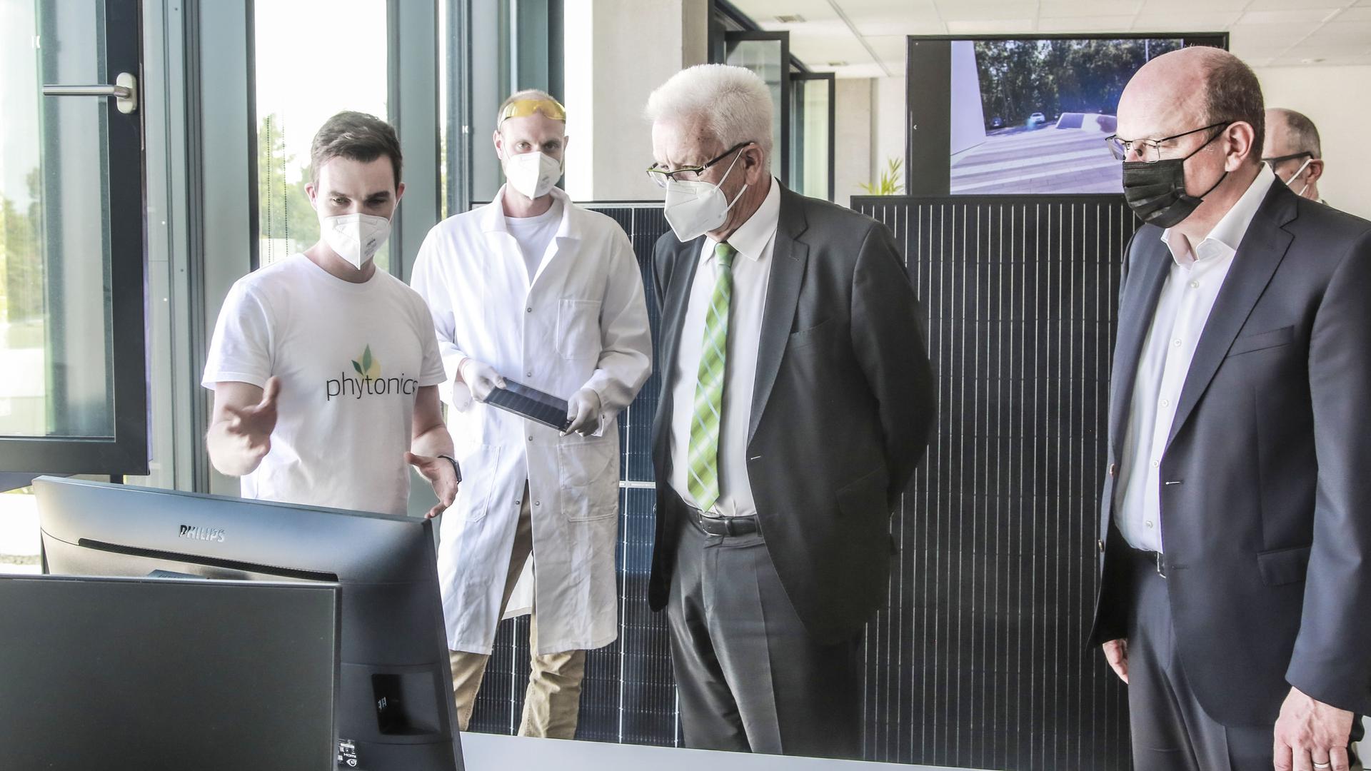Ministerpräsident Kretschmann zu Besuch bei der KIT-Ausgründung Phytonics am Zeiss Innovation Hub