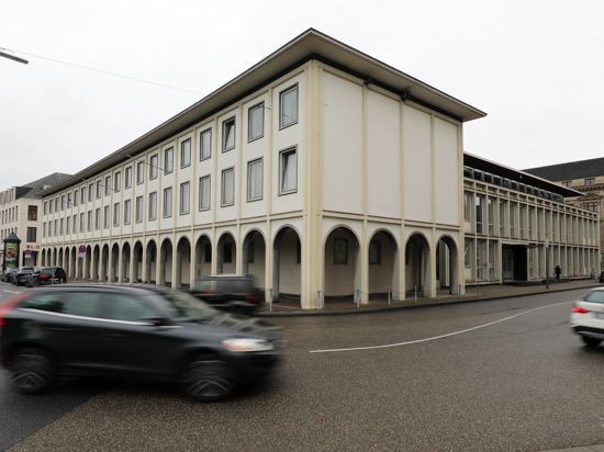 Bewährungsstrafe: Das Amtsgericht Karlsruhe hat einen einstigen DSDS-Teilnehmer wegen des Versuchs der räuberischen Erpressung verurteilt.