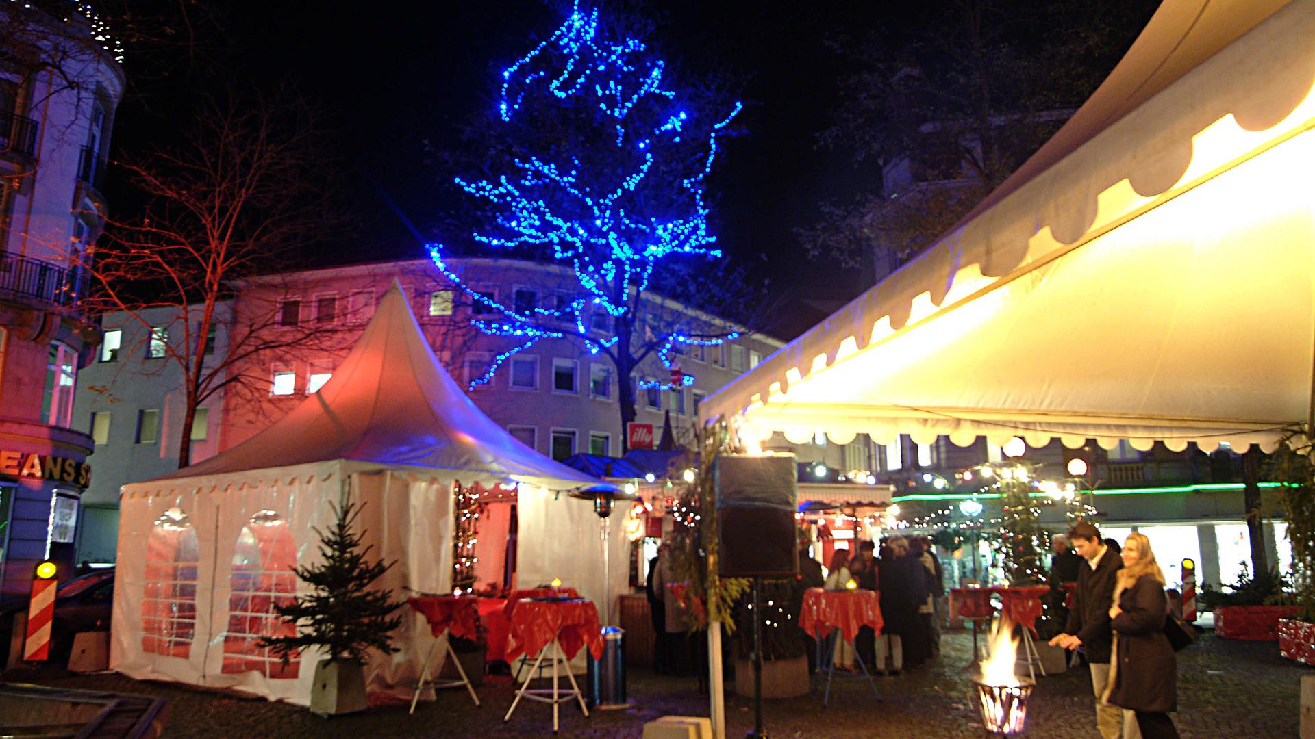 Blauer Baum Wehnachten 2004 Ludwigsplatz