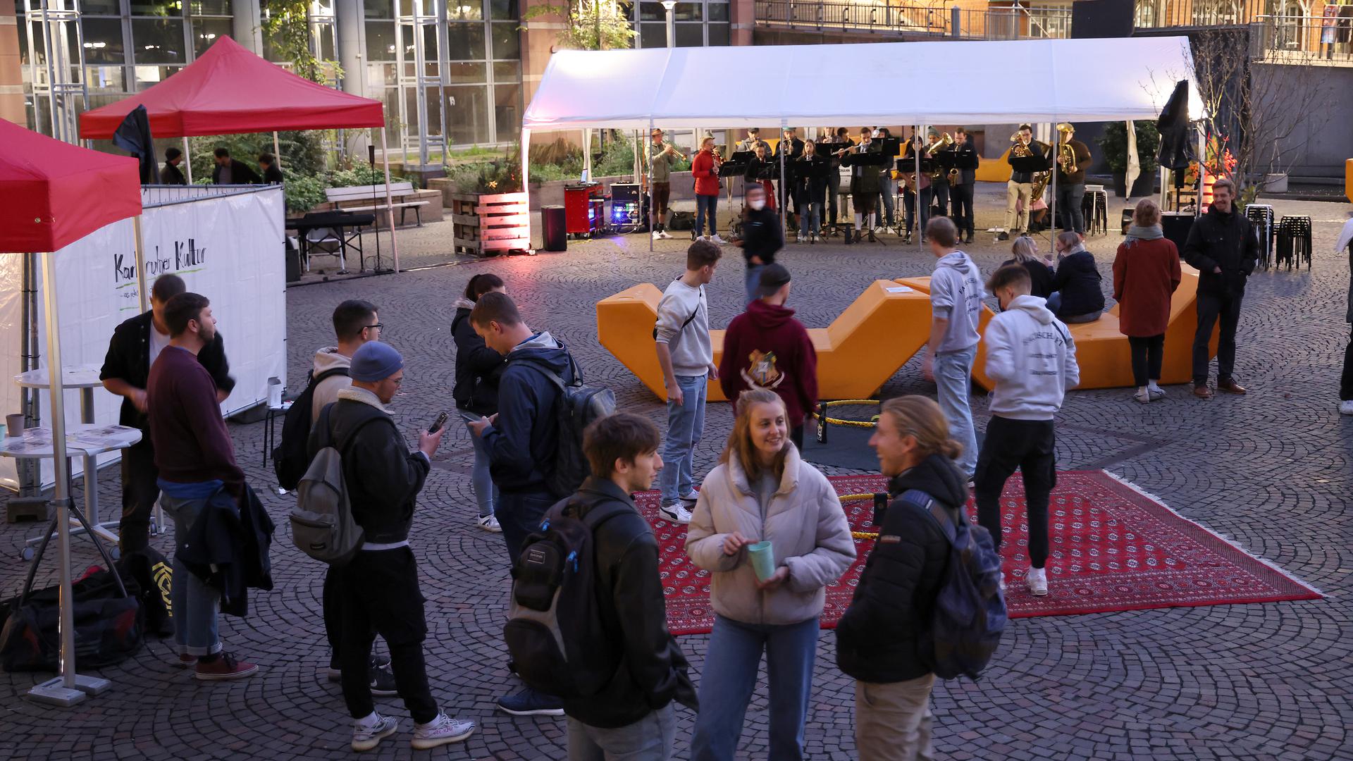 Kennenlernen: Auf dem Kronenplatz will die Stadt Studierende und Kulturszene zusammenbringen und die Angebote vorstellen.