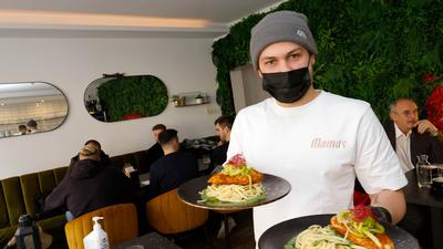 Gastronomie in der Corona-Krise: Jonas Pfäffle ist Chef des „Mama's“ in Karlsruhe.